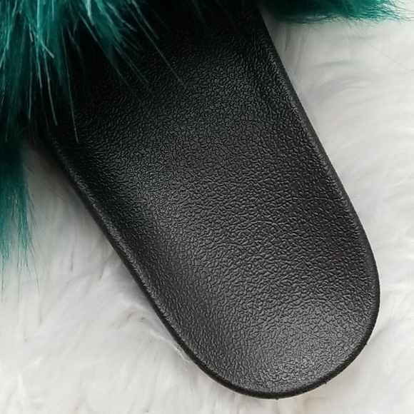 Red Green Faux Fur Slides - Picture 4 of 8